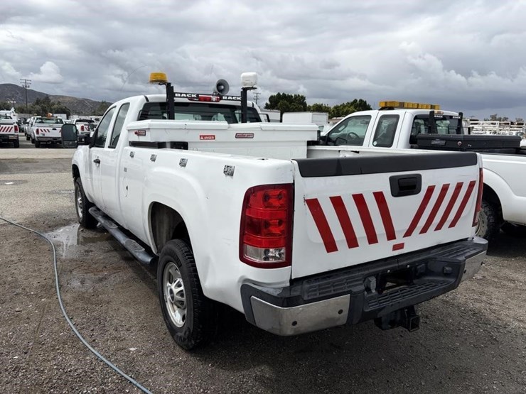 2012-gmc-sierra-2500-image-4