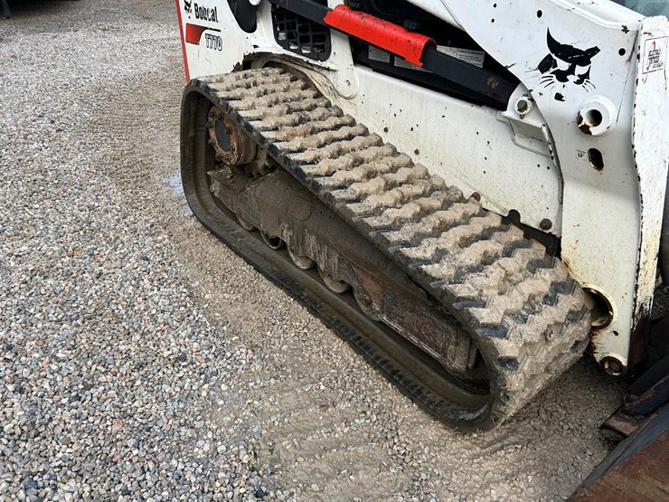 2017-bobcat-t770-image-12