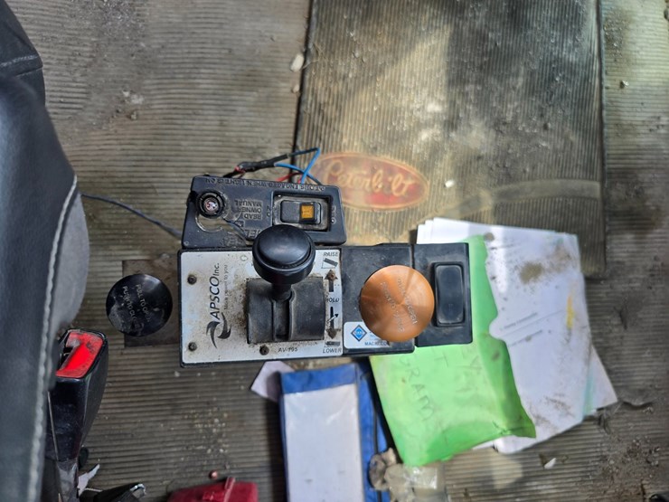 2017-peterbilt-348-image-105