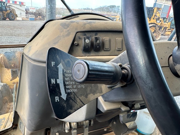 2011-deere-310sj-image-38