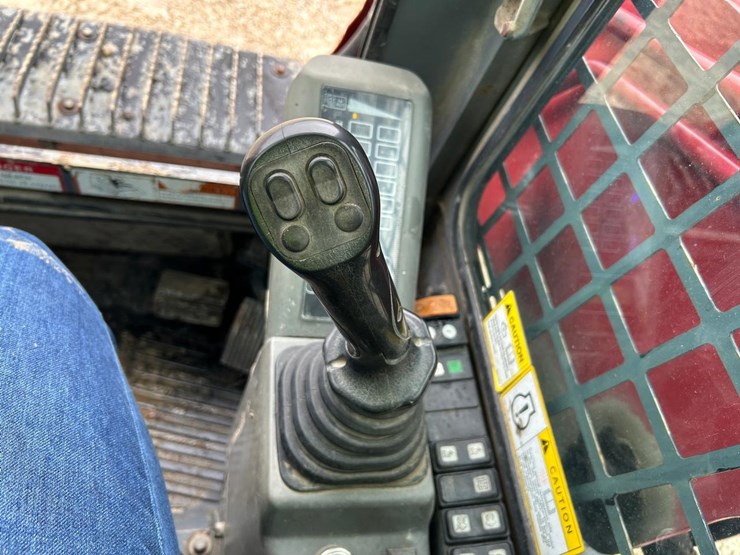 takeuchi-tl10v2-image-22