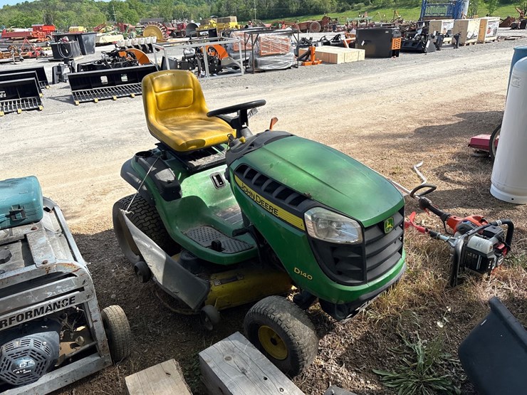 john-deere-d140-image-3