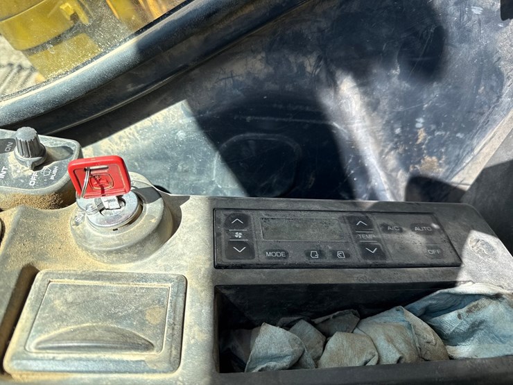 2009-deere-225-lc-image-62