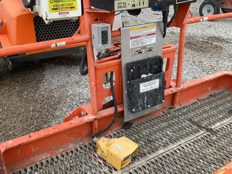 #302-•-2019-snorkel-46'-4wd-articulating-boom-lift-#3-image-11