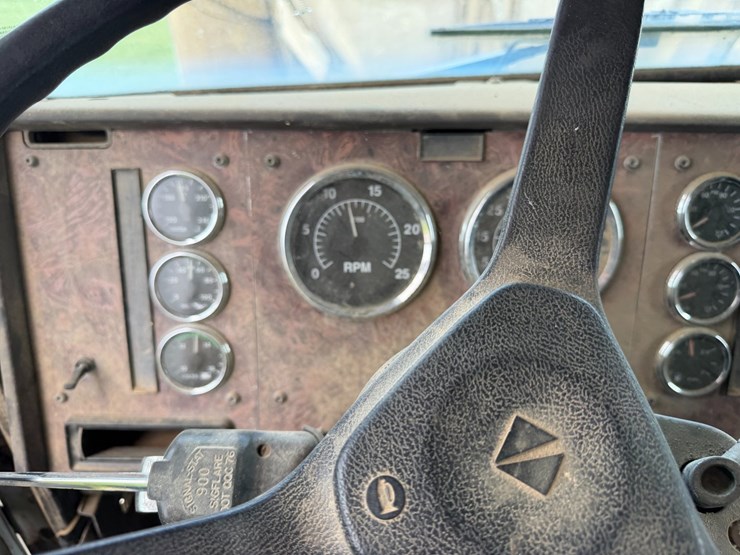 2000-international-9200-image-80