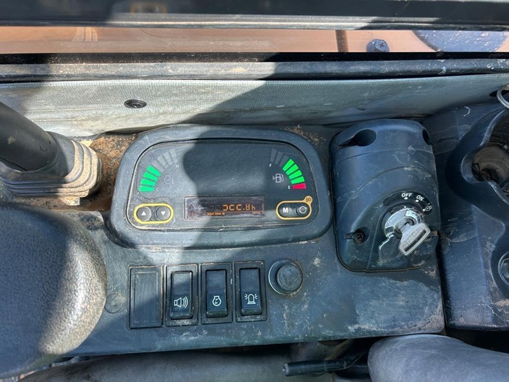 2023-case-cx37c-image-23