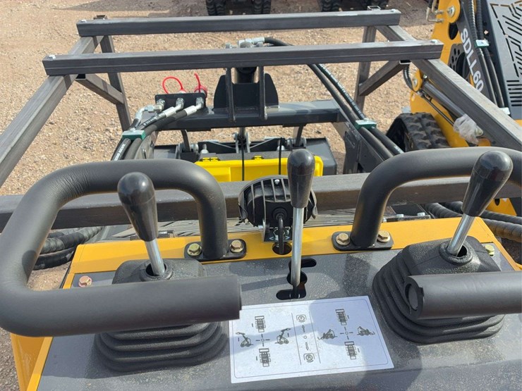 mini-2025-sdll60-skid-steer-image-10