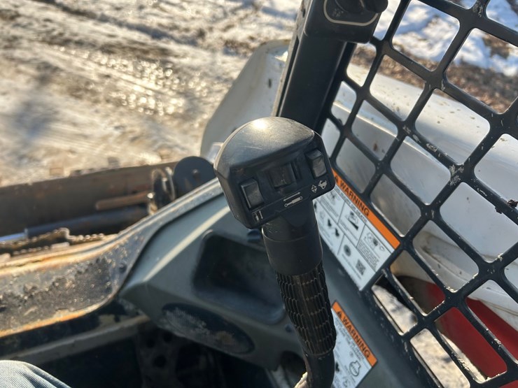 2017-bobcat-t550-image-31