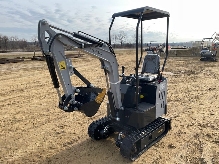 #1044-•-new-ats-d12d-mini-excavator-image-1