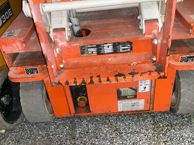 #416-•-2019-snorkel-19'-scissor-lift-image-2