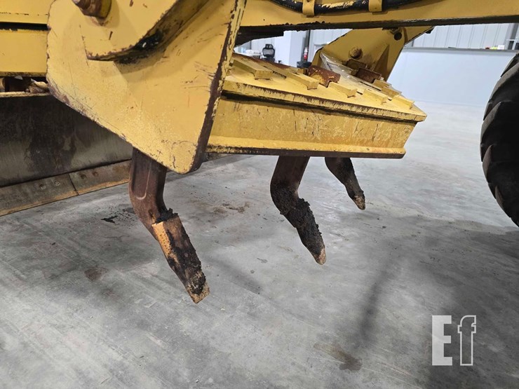 2003-caterpillar-140h-image-14