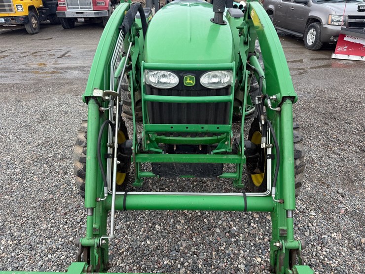 john-deere-4120-image-39