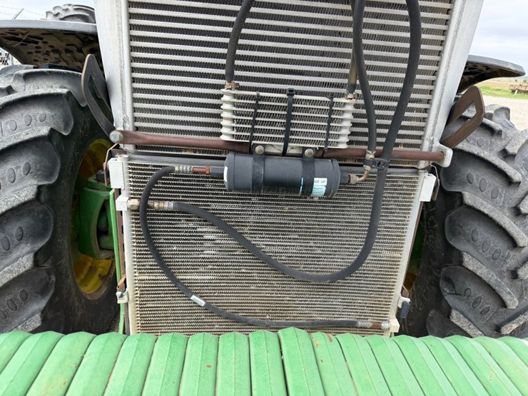 2010-john-deere-8270r-image-58