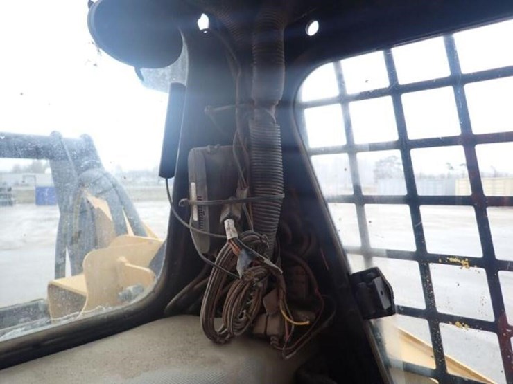 2010-caterpillar-232b-image-24