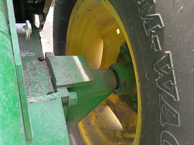 2000-john-deere-556-image-34