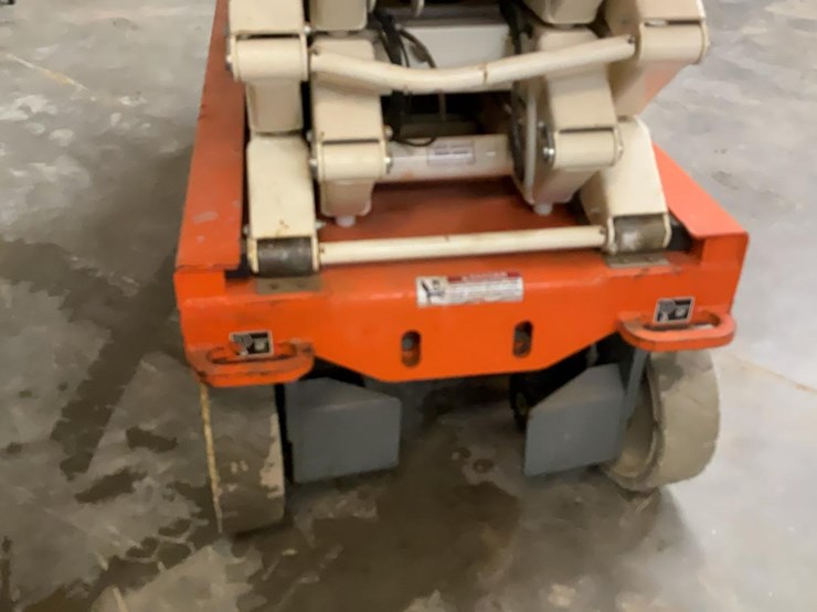 #403-•-2017-snorkel-26'-scissor-lift-image-10