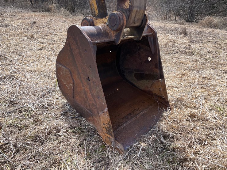 caterpillar-225-image-8