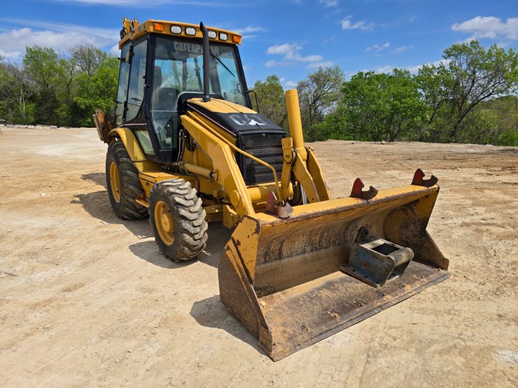 2005-caterpillar-420d-image-23