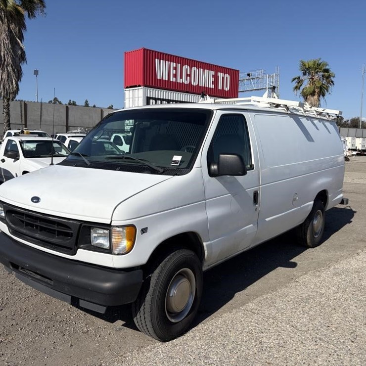 2002 FORD E350