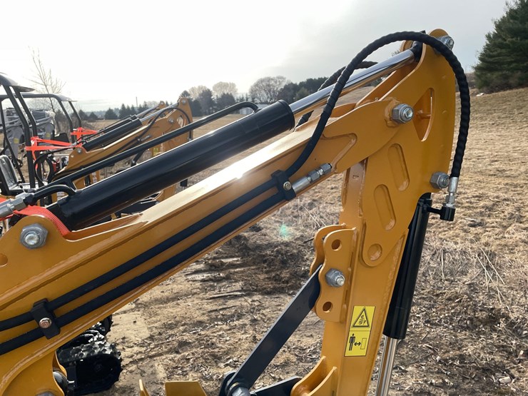 #1040-•-new-ats-rt12r-mini-excavator-image-23