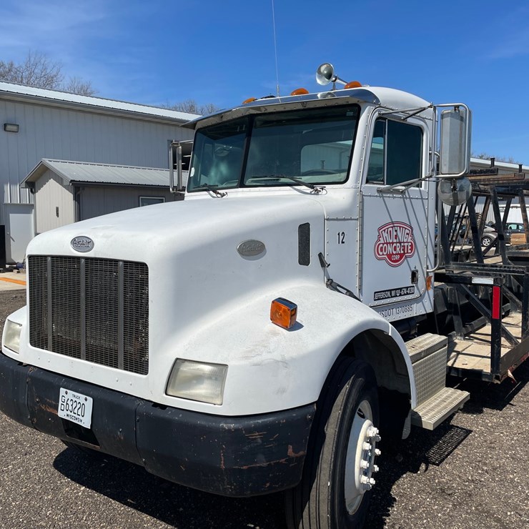 1995 PETERBILT 330