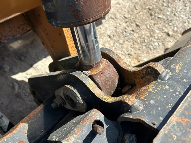 2023-case-tv450b-image-14