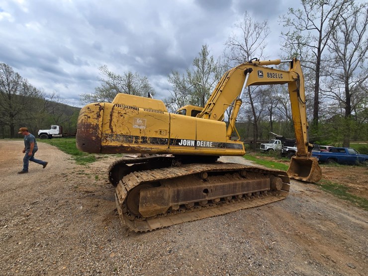 deere-892e-lc-image-17