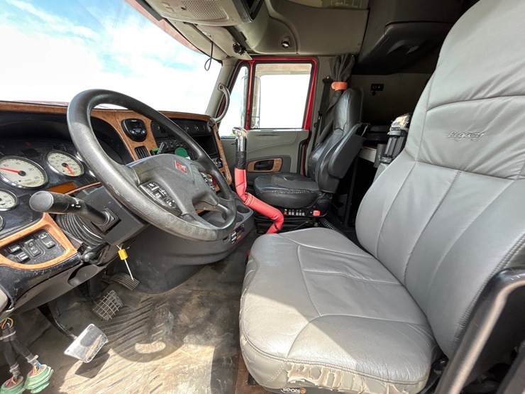 2011-international-prostar-image-13