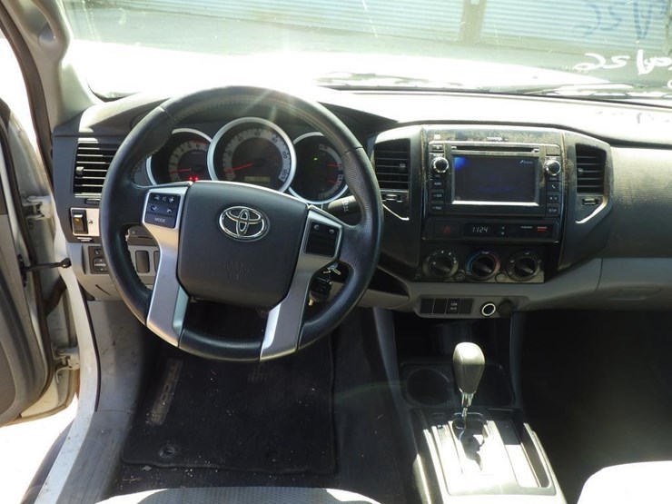 2013-toyota-tacoma-image-7