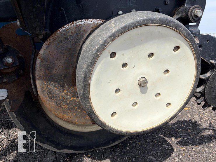 2008-kinze-3000-image-9