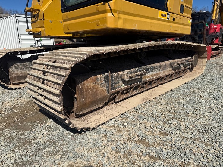 caterpillar-325-image-71