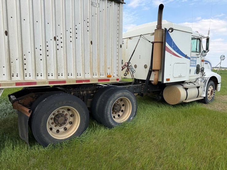 2000-international-9200-image-3