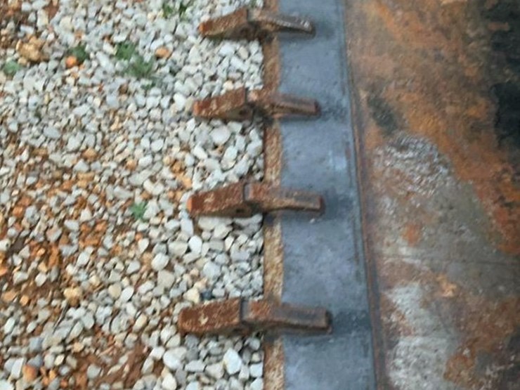 #150-•-blue-diamond-72”-bucket-image-5