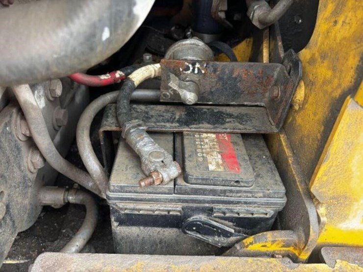 2009-caterpillar-232b2-image-35