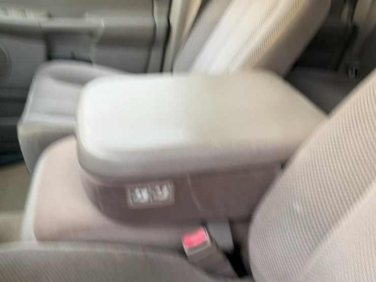 2004-dodge-2500-image-14