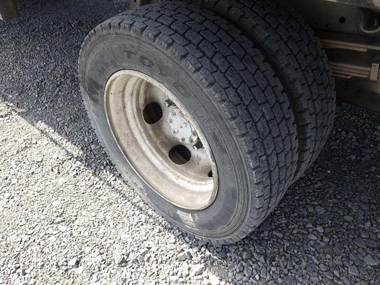 2007-isuzu-nqr-image-15