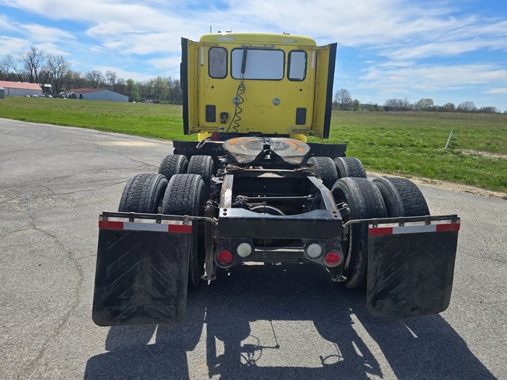 2017-peterbilt-579-image-11