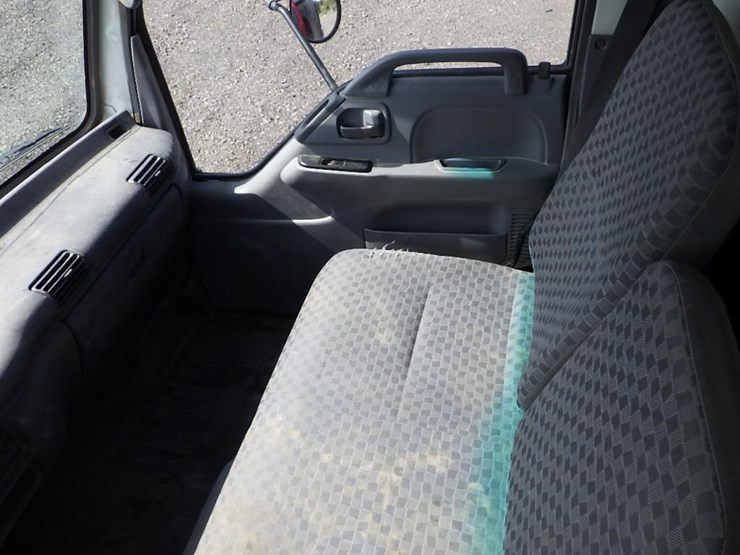 2007-isuzu-nqr-image-34