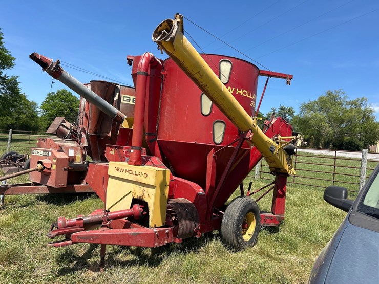 new-holland-353-image-1