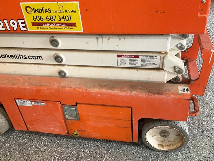 #425-•-2020-snorkel-19'-scissor-lift-image-28