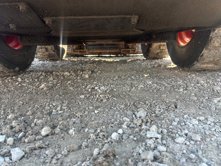 2018-kubota-ssv75-image-67