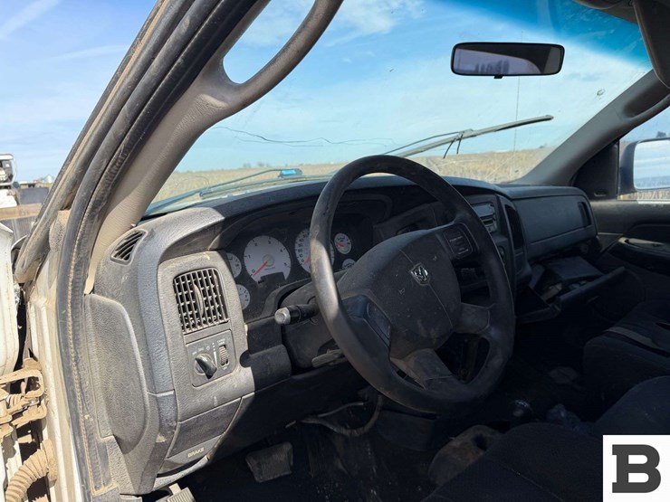 2005-dodge-ram-2500-image-32