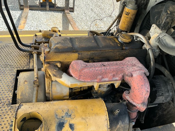 1976-caterpillar-v80c-image-42