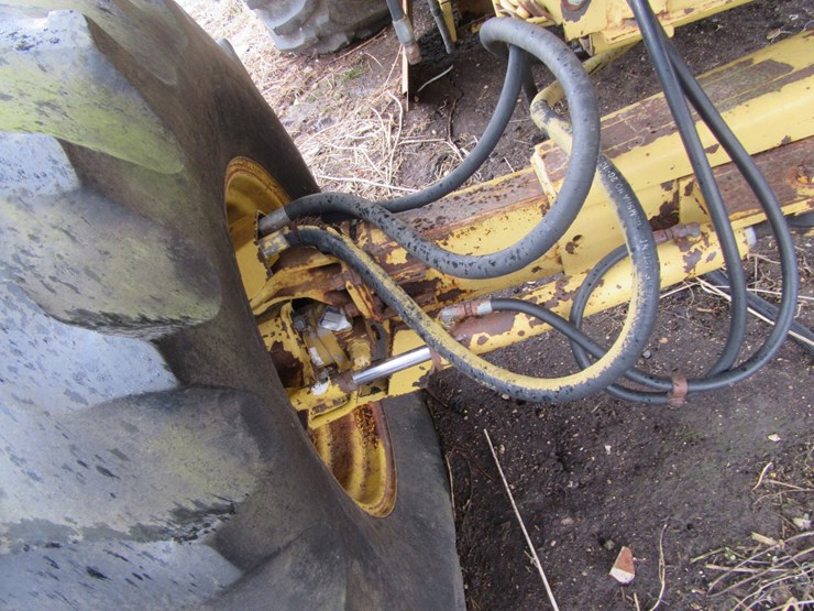 new-holland-tr96-image-10