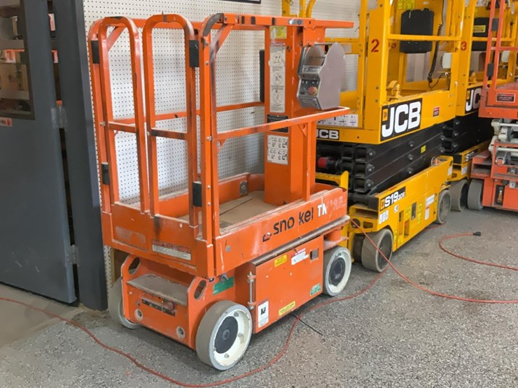 #314-•-2018-snorkel-tm12e-manlift-image-10