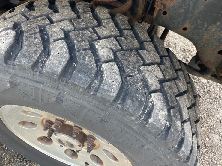 2010-ford-f250-xl-image-12