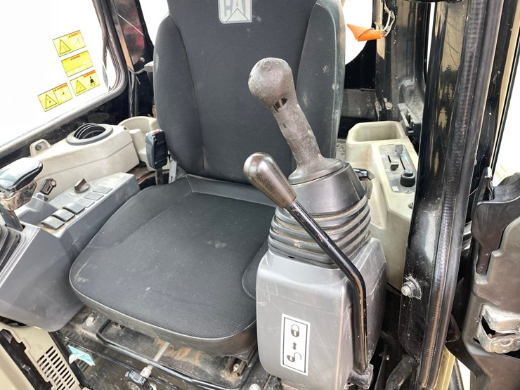 2014-caterpillar-303.5-image-50