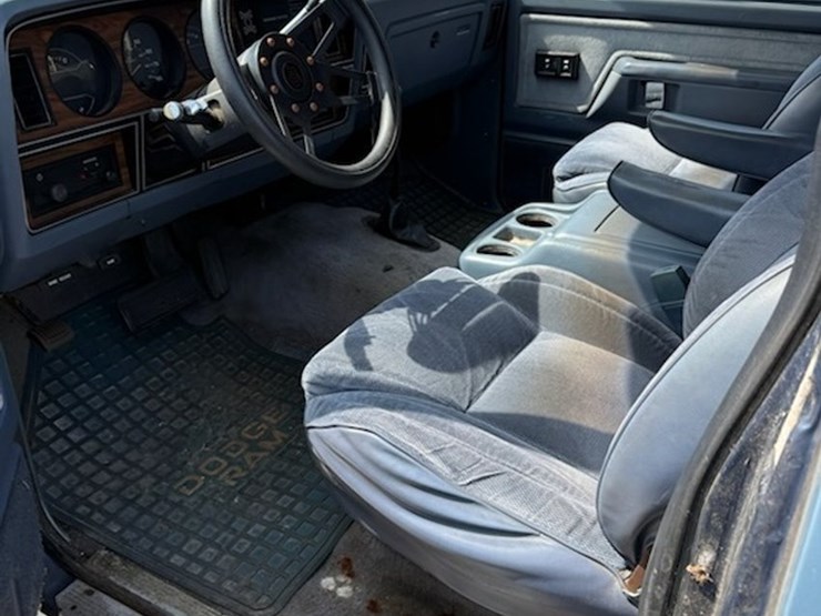 1989-dodge-ram-charger-image-4