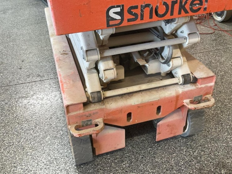#426-•-2020-snorkel-19'-scissor-lift-image-17