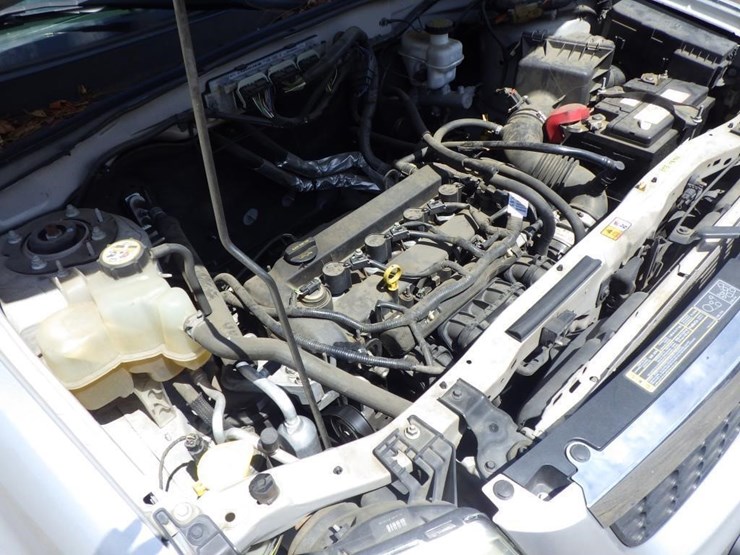 2010-mazda-tribute-image-11